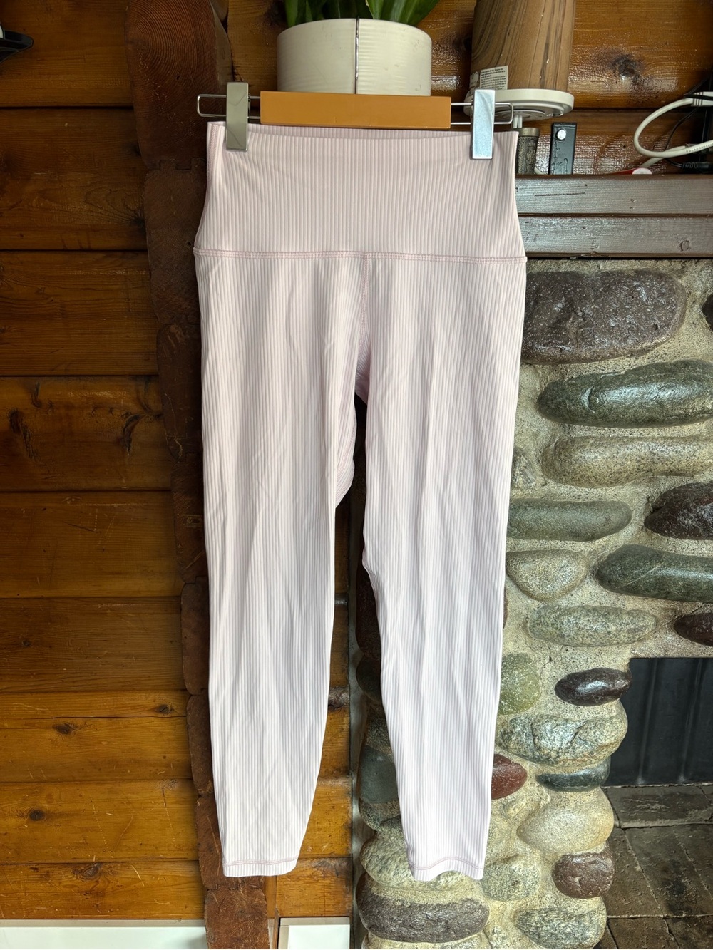 Aritzia TNA Golden Ribbed High Rise Leggings Pale Pink Size 8